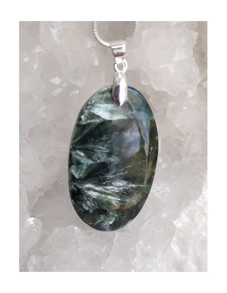 pendentif en pierre de séraphinite cabochon oval • Sister's Gemmes