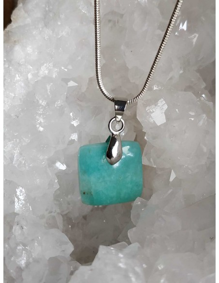 petit carré en amazonite du pérou - www.labijouterieminerale.com