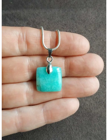 pendentif carré en amazonite péruvienne - www.labijouterieminerale.com