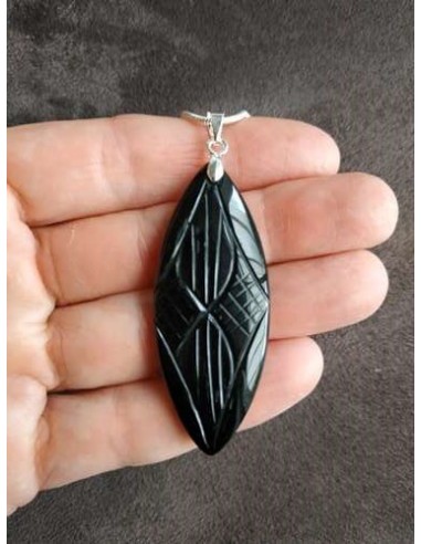 superbe pendentif en onyx gravé • Sister's Gemmes