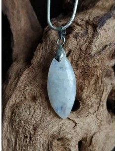 Pendentif en Labradorite blanche appelée aussi Pierre de Lune