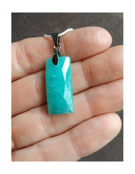 Pendentif en Amazonite facettée rectangle de 10.8mm * 24 mm par La Bijouterie Minérale