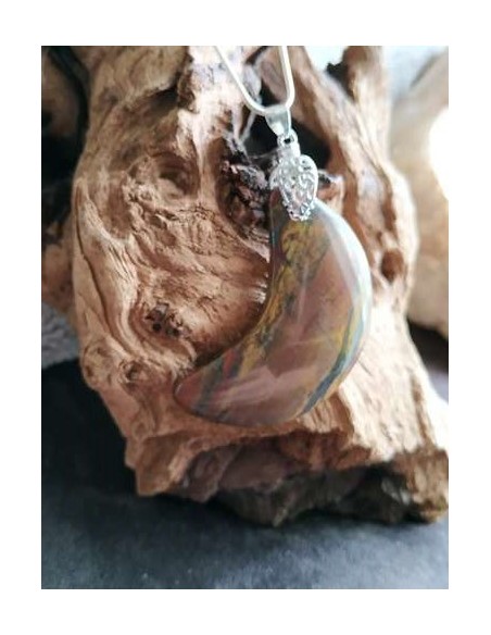 Pendentif oeil de fer en forme de lune par La Bijouterie Minérale