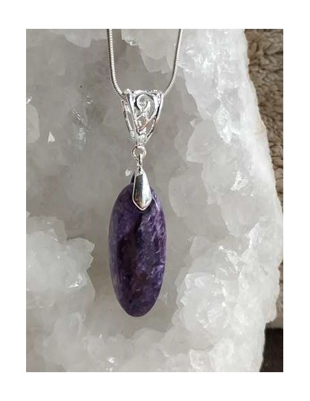 Pendentif en charoïte allongé ovale de La Bijouterie Minerale