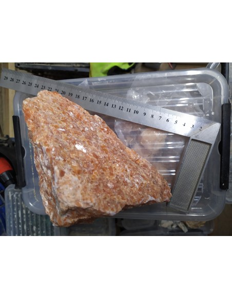 énorme morceau de calcite de feu © La Bijouterie Minerale