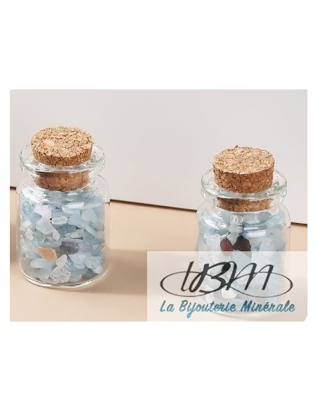Bouteille de chips de pierres roulées d'Aigue Marine Naturelle par La Bijouterie Minérale