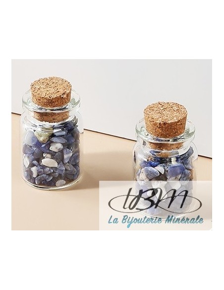 Bouteille de chips de pierres roulées de sodalite par La Bijouterie Minérale