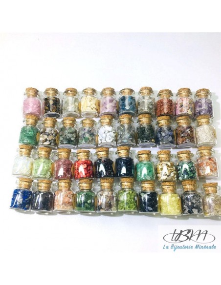 Collection des 26 Bouteilles de chips de pierres sélectionnées par La Bijouterie Minérale
