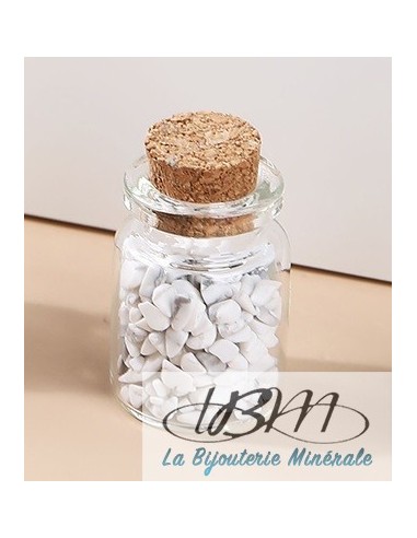 Bouteille de chips de pierres roulées naturelles de Howlite blanche de La Bijouterie Minérale