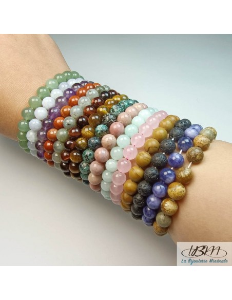 multiples Bracelets sur un bras  standard-perles de 8mm par La Bijouterie Minérale