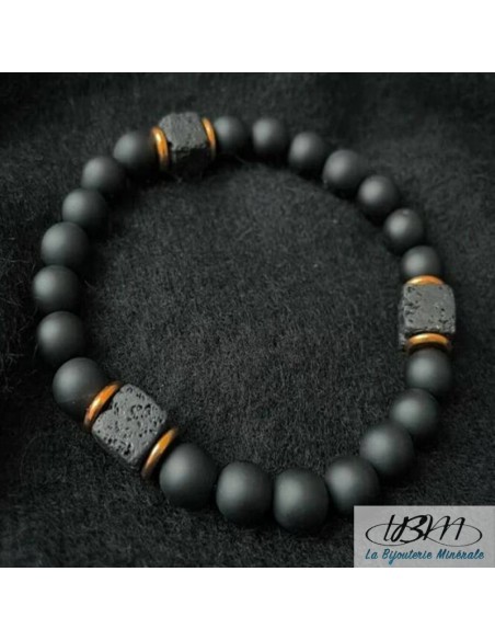 Bracelet homme-perles de 8mm en Onyx mat, Lave carré, inter bronze par La Bijouterie Minérale