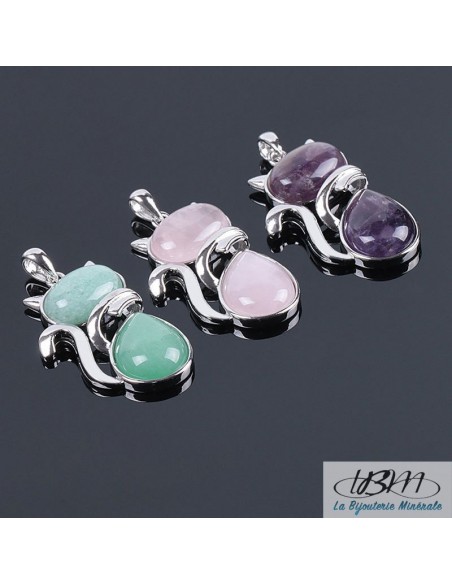 Pendentif en forme de chat en pierre naturelle sur support argenté . La Bijouterie Minérale