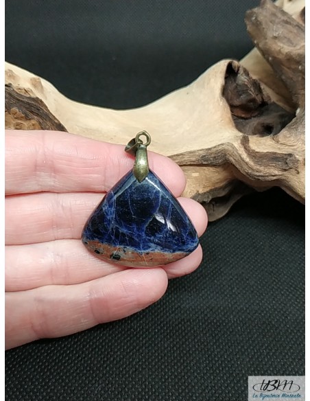 Pendentif en Sodalite indienne de 32*29mm par La Bijouterie Minérale