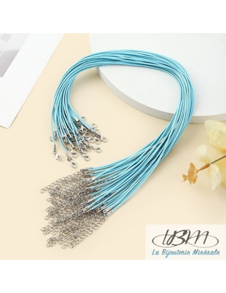 Cordon en coton ciré bleu pale fermoir type homard de La Bijouterie Minérale