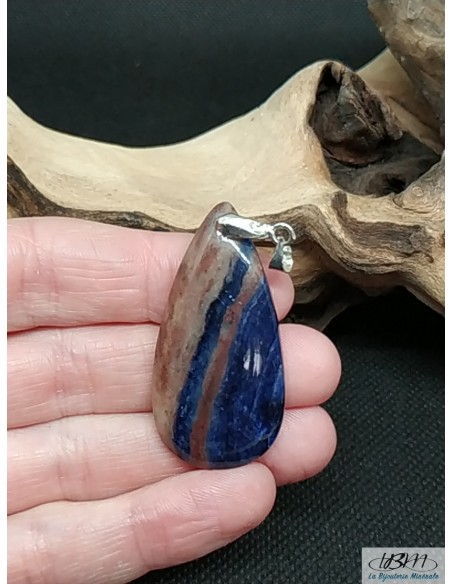 Pendentif en Sodalite du Congo par La Bijouterie Minérale