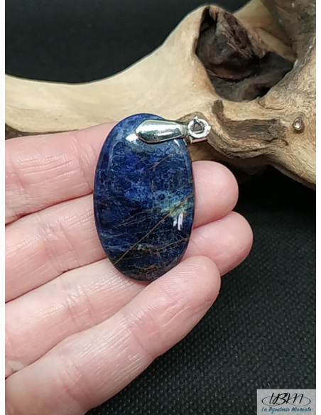 Pendentif en Sodalite du Congo par La Bijouterie Minérale