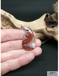 Grand pendentif en agate Crazy-lace naturelle forme triangulaire de La Bijouterie Minérale