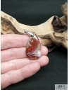 Grand pendentif en agate Crazy-lace naturelle forme triangulaire de La Bijouterie Minérale