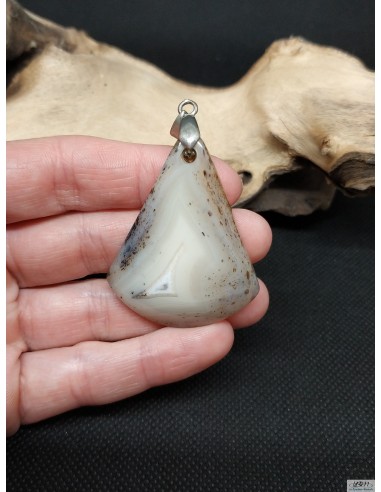 Pendentif en agate naturelle forme ovale de La Bijouterie Minérale