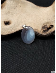 Pendentif en agate naturelle forme ovale de La Bijouterie Minérale 2
