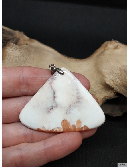 Pendentif en scolecite 49 * 37 mm de La Bijouterie Minérale