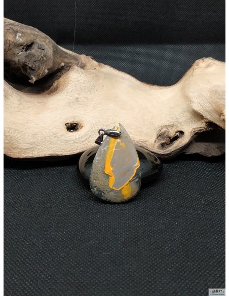 Pendentif jaspe Bumble bee ou Jaspe Bourbon par La Bijouterie Minérale