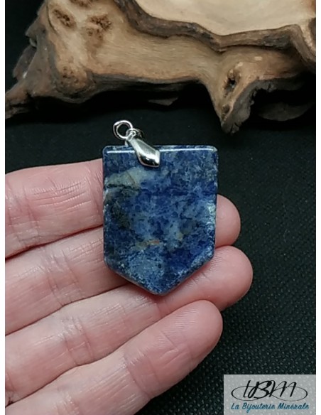 Pendentif en Sodalite de 32,5*24,9 mm par La Bijouterie Minérale