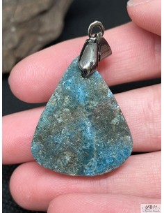 Pendentif en Apatite de 28,5*23,2 mm finition druze de La Bijouterie Minerale