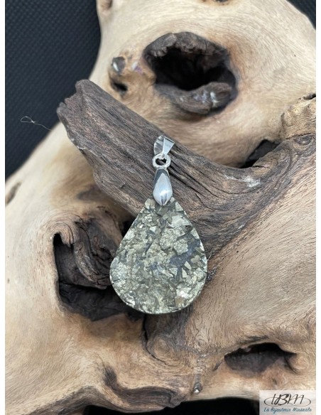 Pendentif en Pyrite de 27,8*21 mm finition druze forme goutte d'eau de La Bijouterie Minerale Pendentif en Pyrite de 27,8*21 mm finition druze forme goutte d'eau de La Bijouterie Minerale