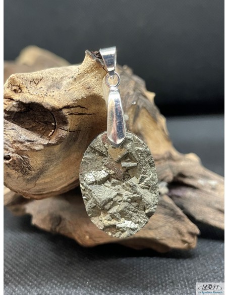 Pendentif en Pyrite de 24,1*18,2 mm finition druze forme ovale par La Bijouterie Minerale