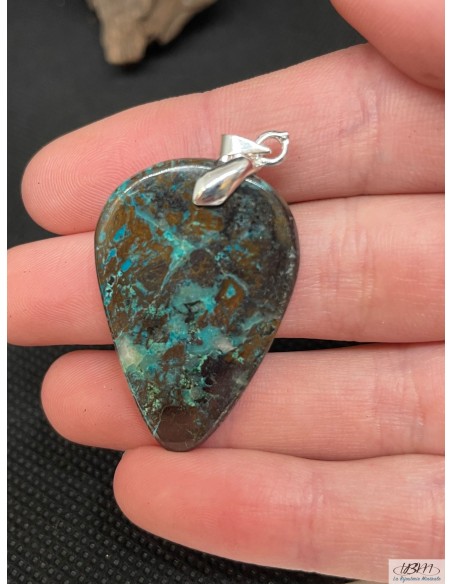 Pendentif en Azurite de 34,4*22,8 mm forme goutte d'eau inversée de La Bijouterie Minerale