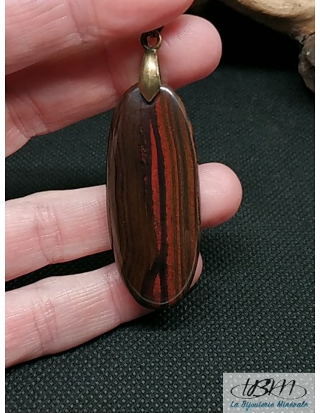 Pendentif en Oeil de fer de 47.2*19.3 mm par La Bijouterie Minerale