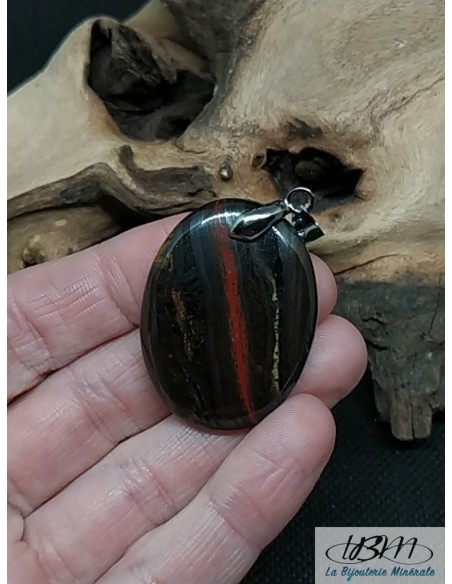 Pendentif en Oeil de fer de 35*23 mm de forme ovale de La Bijouterie Minerale