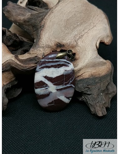 Pendentif en Jaspe noix de coco de 49 * 32.2 mm forme ovale de La Bijouterie Minérale