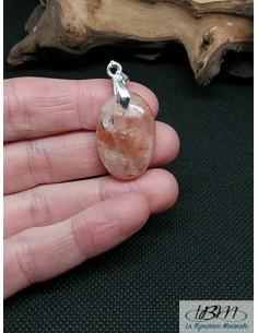 Pendentif en Sunstone (Héliolite ou Pierre de soleil) de 25.1* 17.4 mm de forme ovale de La Bijouterie Minerale
