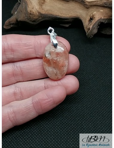 Pendentif en Sunstone (Héliolite ou Pierre de soleil) de 25.1* 17.4 mm de forme ovale de La Bijouterie Minerale