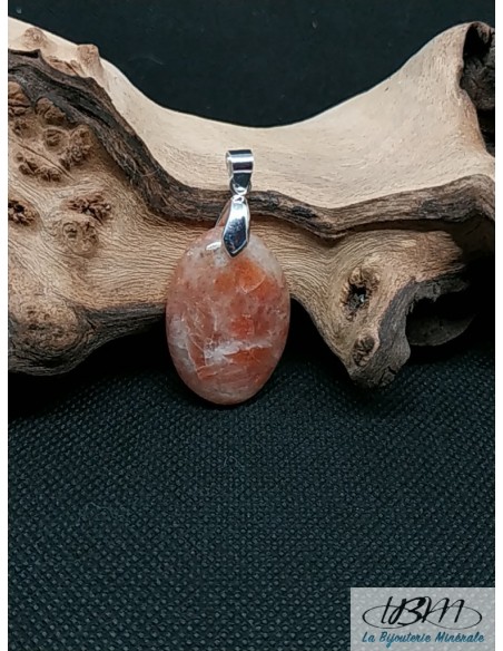 Pendentif en Sunstone (Héliolite ou Pierre de soleil) de 33.3 * 21.3 mm de forme ovale par La Bijouterie Minerale