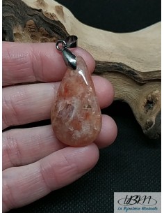Pendentif en Sunstone (Héliolite ou Pierre de soleil) de 33.6 * 20.1mm de forme goutte d'eau de La Bijouterie Minerale