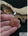 Pendentif en Sunstone (Héliolite ou Pierre de soleil) de 32.6 * 25.1 mm de forme triangulaire par La Bijouterie Minerale