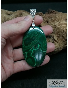 Grand pendentif de Malachite de 56.7 * 34.1 mm de forme ovale par La Bijouterie Minerale