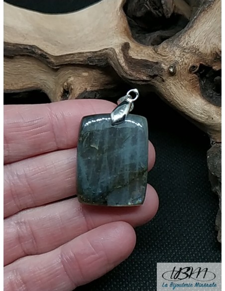 Pendentif en Labradorite de 27.2 * 21.2 mm forme rectangle de La Bijouterie Minerale