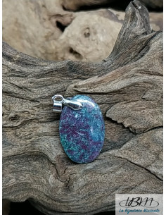 Pendentif en Cyanite-Rubis de 23.6 * 15.5 mm de forme ovale de La Bijouterie Minerale 2