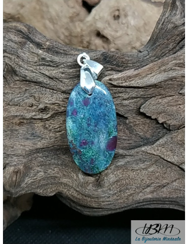 Pendentif en Cyanite-Rubis de 30.6 * 16.6 mm de forme ovale de La Bijouterie Minerale