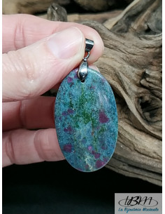 Pendentif en Cyanite-Rubis de 40 * 23.4 mm de forme ovale de La Bijouterie Minérale