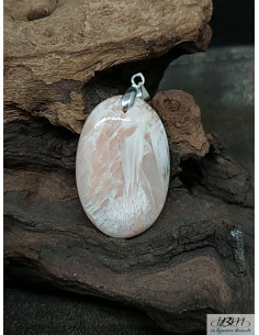 Pendentif en Scolécite de 37.1 * 24.5 mm de forme ovale de La Bijouterie Minerale 2