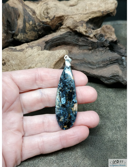 Pendentif en Pietersite de 52.5 * 17.7 mm en forme de goutte d'eau de La  Bijouterie Minérale
