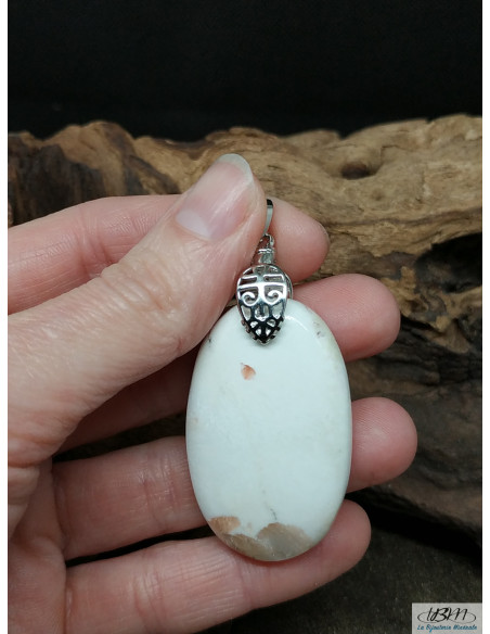 Pendentif en Scolécite de 46.1 * 26.1 mm de forme ovale de La Bijouterie Minérale