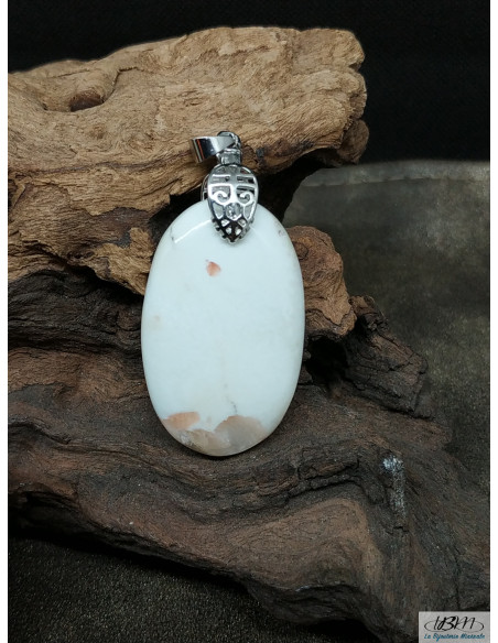 Pendentif en Scolécite de 46.1 * 26.1 mm de forme ovale par La Bijouterie Minérale