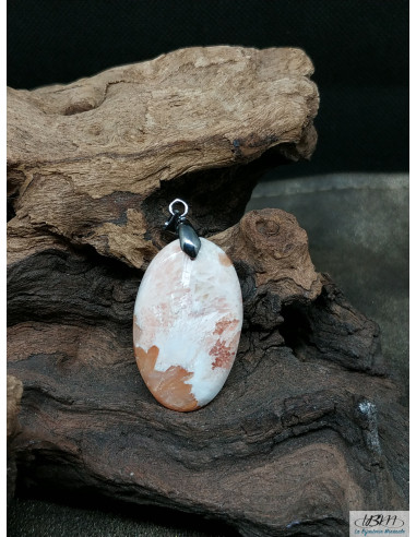 Pendentif en Scolécite de 32.1 * 19.9 mm de forme ovale de La Bijouterie Minérale