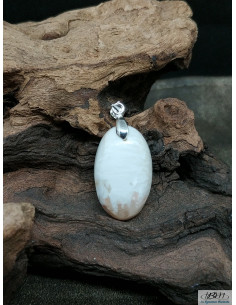 Pendentif en Scolécite de 29.1 * 17.5 mm de forme ovale de La Bijouterie Minérale 2
